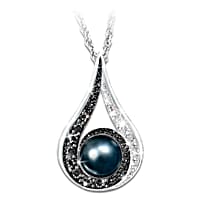 【きれいめファッション51選】上品さと清潔感をキープし Diamond And Luminous Necklace: Pendant Pearl Black Cultured ソフビ