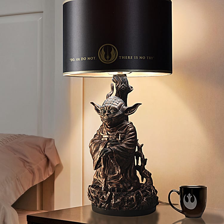 STAR WARS Jedi Master Yoda Illuminated Desk Lamp