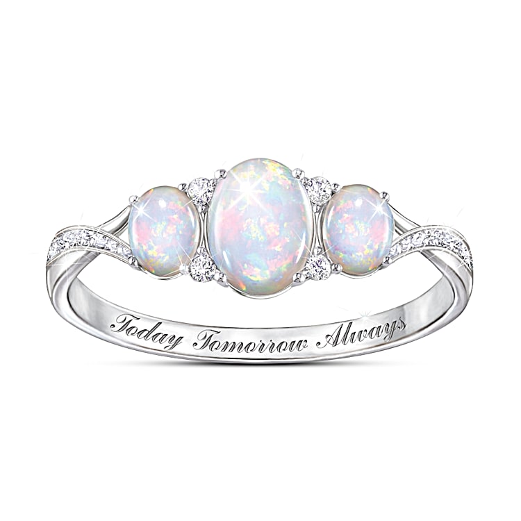 Engraved opal ring 2025