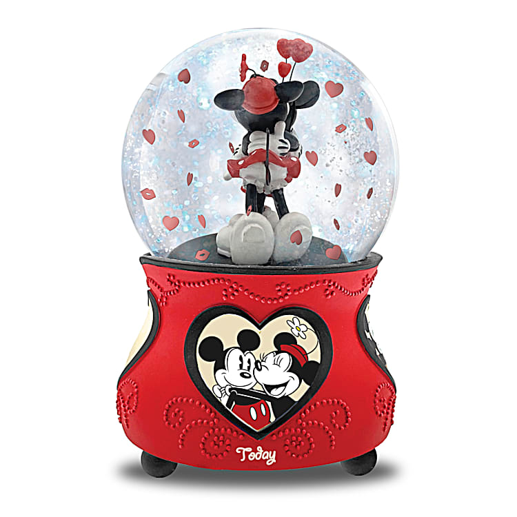 Disney Mickey Mouse And Minnie Mouse Forever In Love