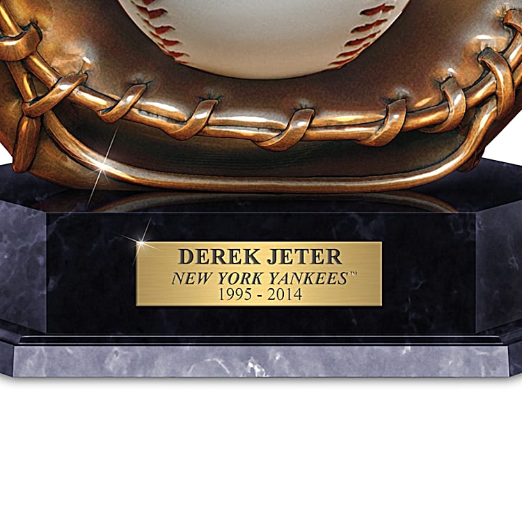 Derek Jeter New York Yankees 5X Gold Glove Award Bobblehead FOCO