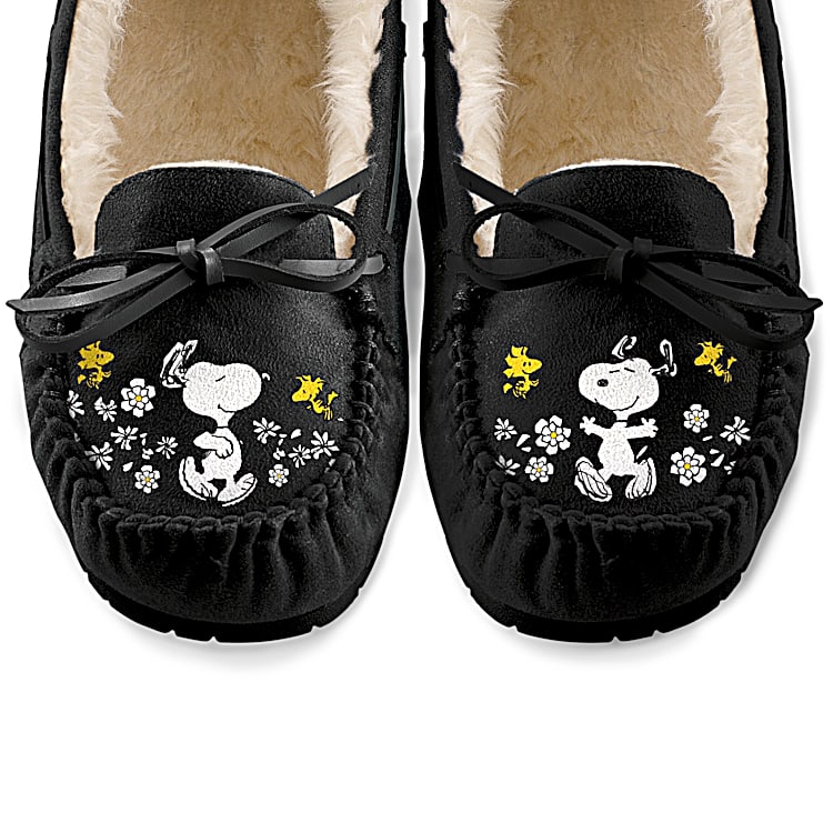PEANUTS Snoopy Slippers – Soft Suede Moccasins With Faux Fur