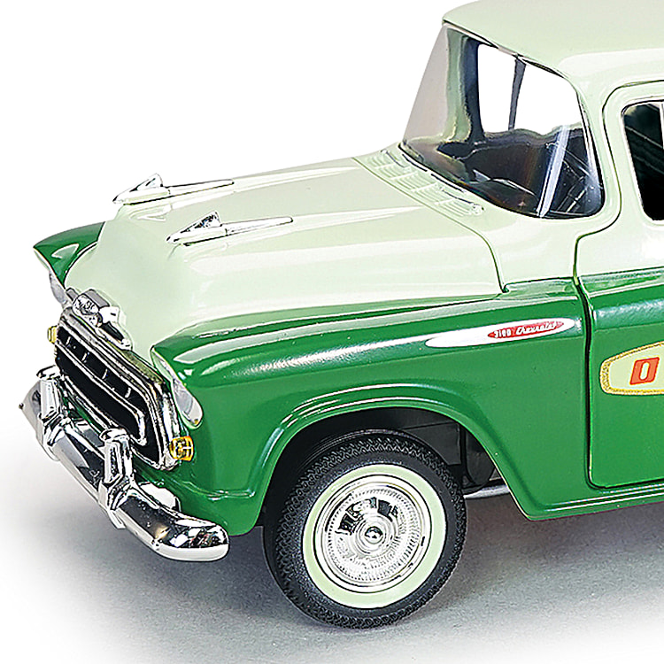 1:25-Scale Oliver 1957 Chevrolet 3100 Stepside Diecast Truck