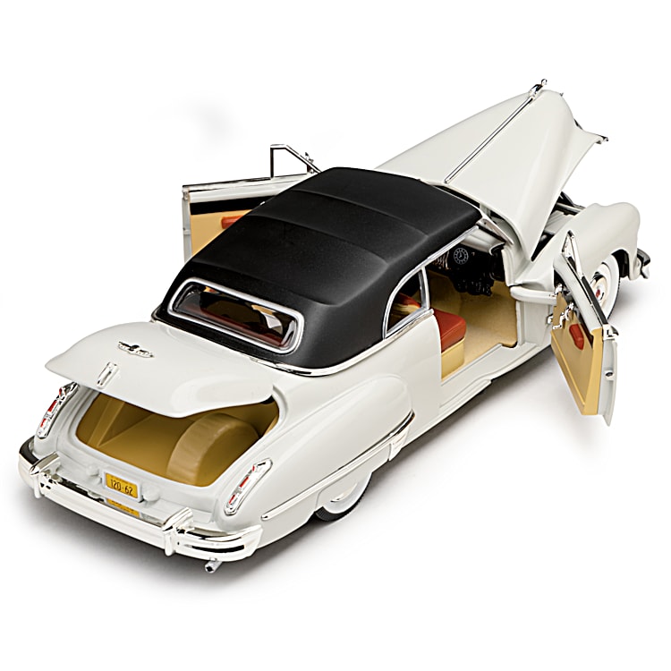 1:18-Scale 1947 Cadillac Series 62 Cabriolet Diecast Car