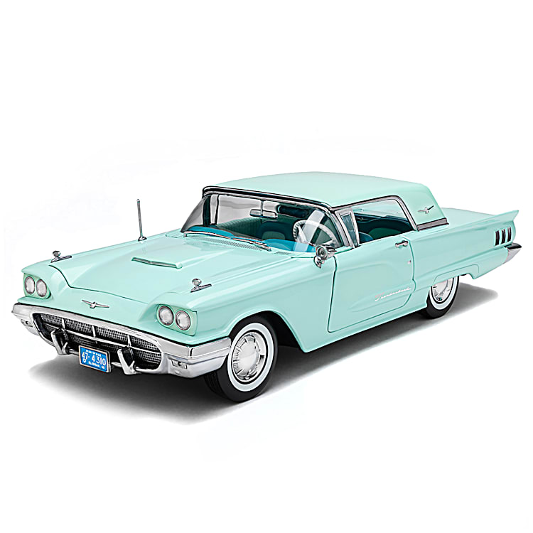 1 18 Scale 1960 Ford Thunderbird Hardtop Diecast Car Featuring An Aquamarine Finish And Rubber Tires