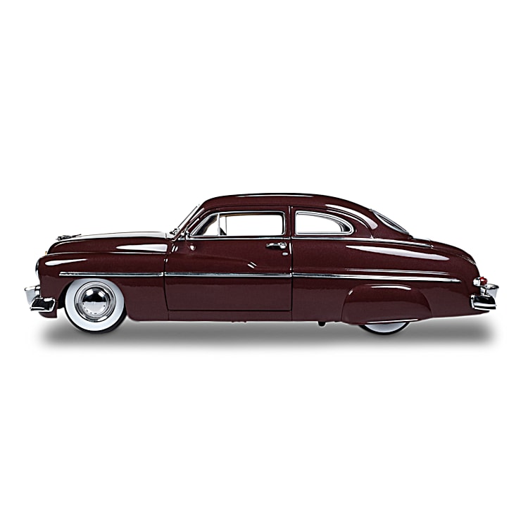 1949 Mercury Eight Coupe 1:18-Scale Diecast Car Featuring A