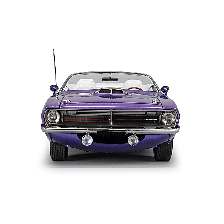 1970 Plymouth HEMI Cuda Convertible Diecast Car Featuring An