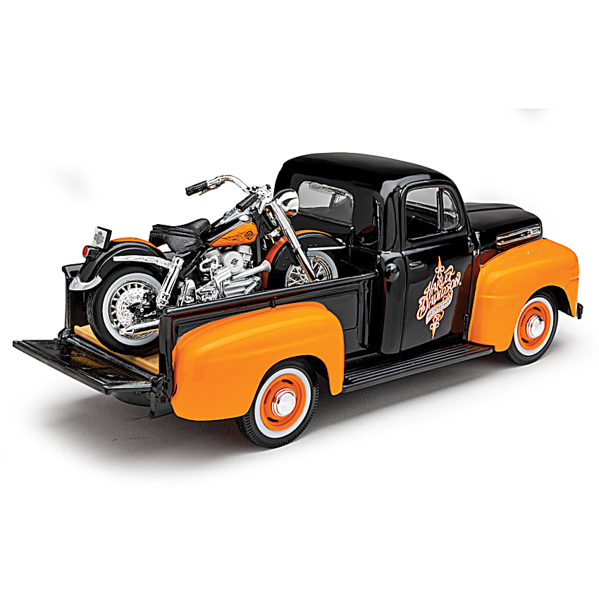 1:24-Scale Vehicles Featuring A 1958 Harley-Davidson Duo-Glide