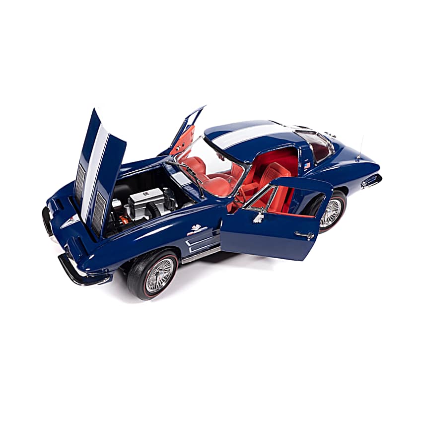 1963 Chevy Corvette Sting Ray 1:18-Scale Diecast Car Featuring A