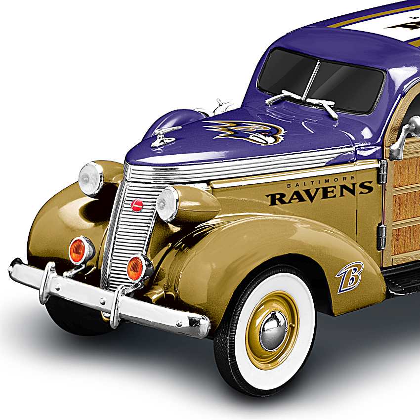 Baltimore Ravens 1:18-Scale NFL Woody Wagon Sculpture Adorned With