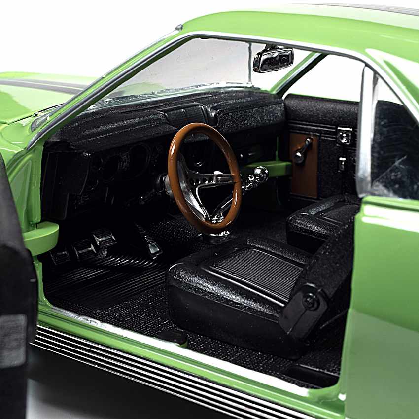 AMC AMX 1969 Verte - Modèle Réduit 1/18 Auto World - Collection