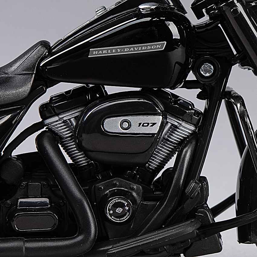 Harley-Davidson 1:12-Scale Diecast Motorcycle Collection Featuring