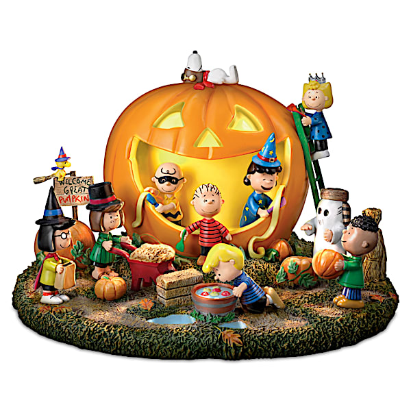 The Snoopy PEANUTS Great Pumpkin Carving Party Halloween Sculpture