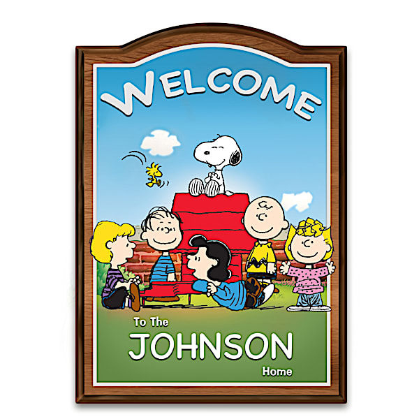 PEANUTS Welcome Sign Personalized With Your Family Name