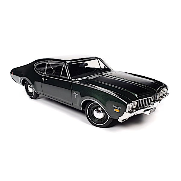 1:18-Scale 1969 Oldsmobile Cutlass W-31 Ram Rod Diecast Car