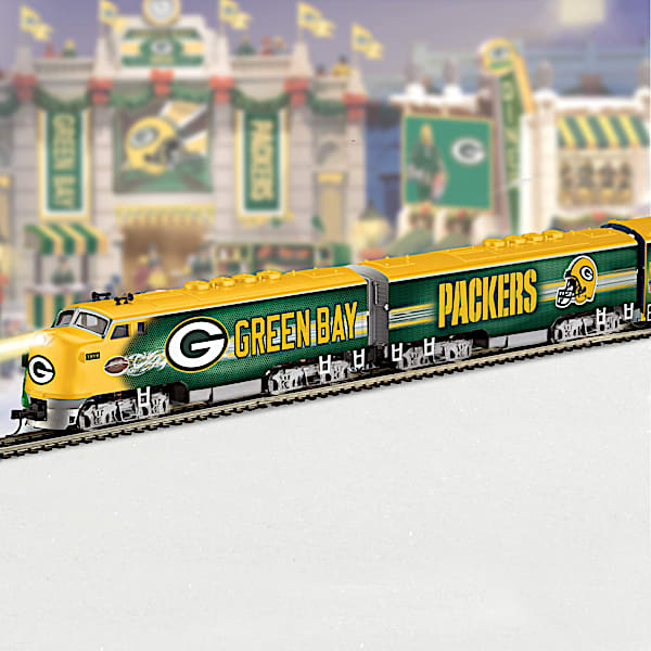 Green Bay Packers Electric Train With Lighted Locomotive