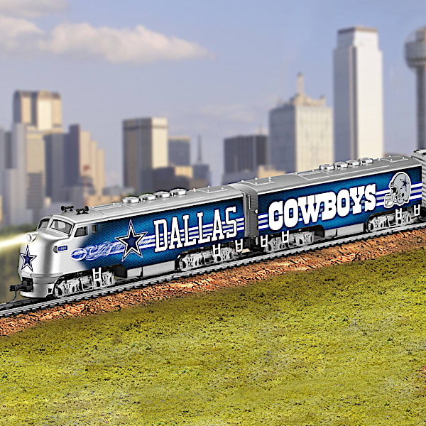 Dallas Cowboys Electric Train With Lighted Locomotive