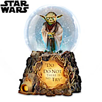 STAR WARS Jedi Master Yoda Musical Glitter Globe With Lights