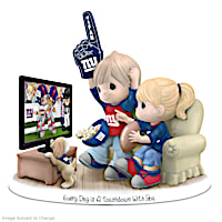 New York Giants Porcelain Figurine With Fans, TV & Pup