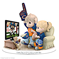 Chicago Bears Porcelain Figurine With Fans, TV & Pup