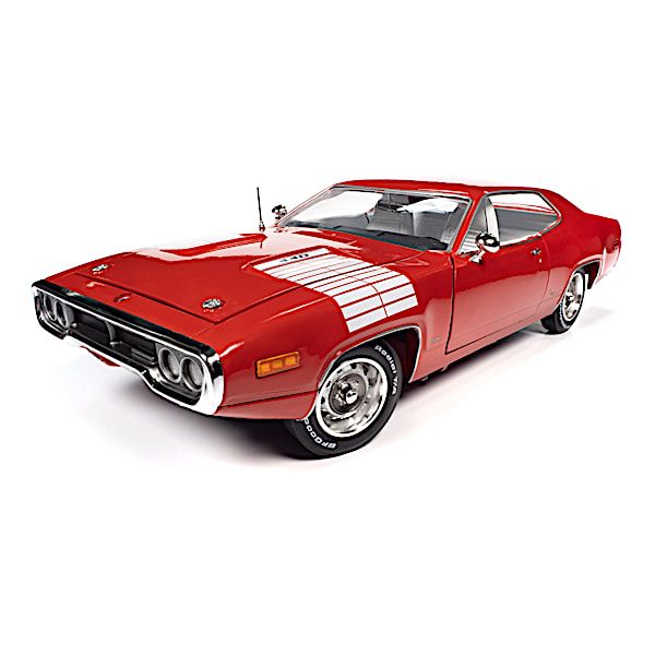 Plymouth 1 18 Scale Diecast Car Collection With A 1972 Road Runner GTX And 1969 Road Runner Hardtop